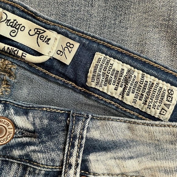 Indigo Rein White Washed Embroidered Jeans - Picture 6 of 6